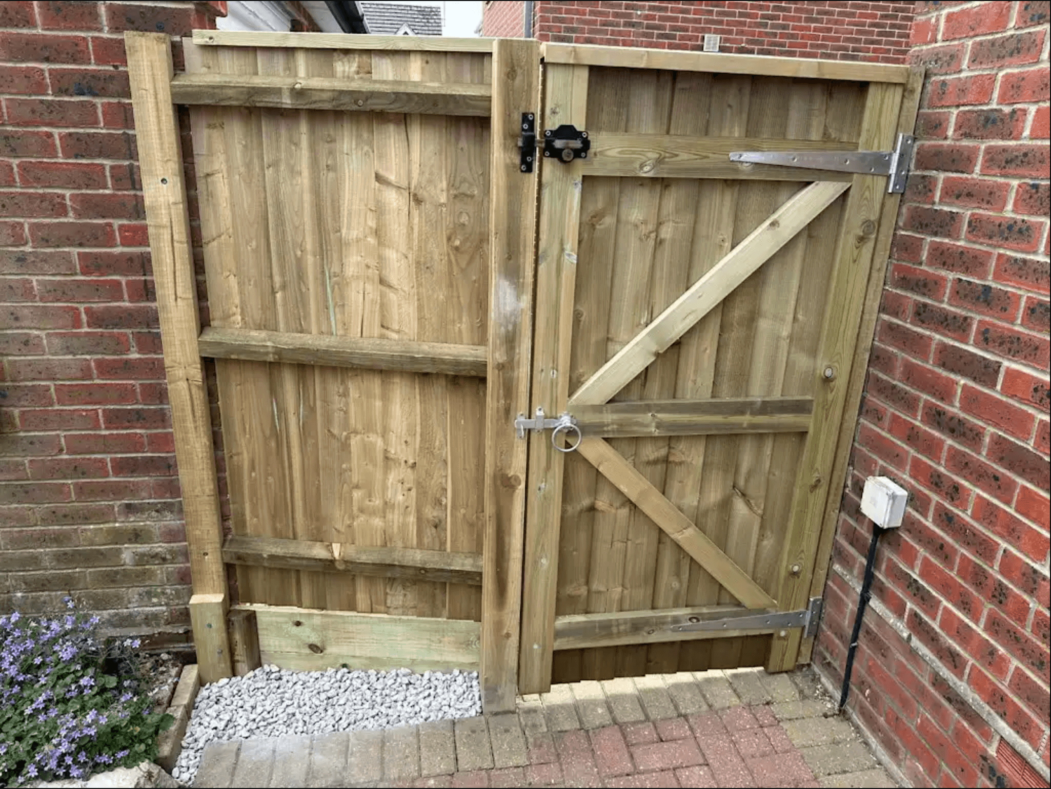 Professional decking and fencing combination project