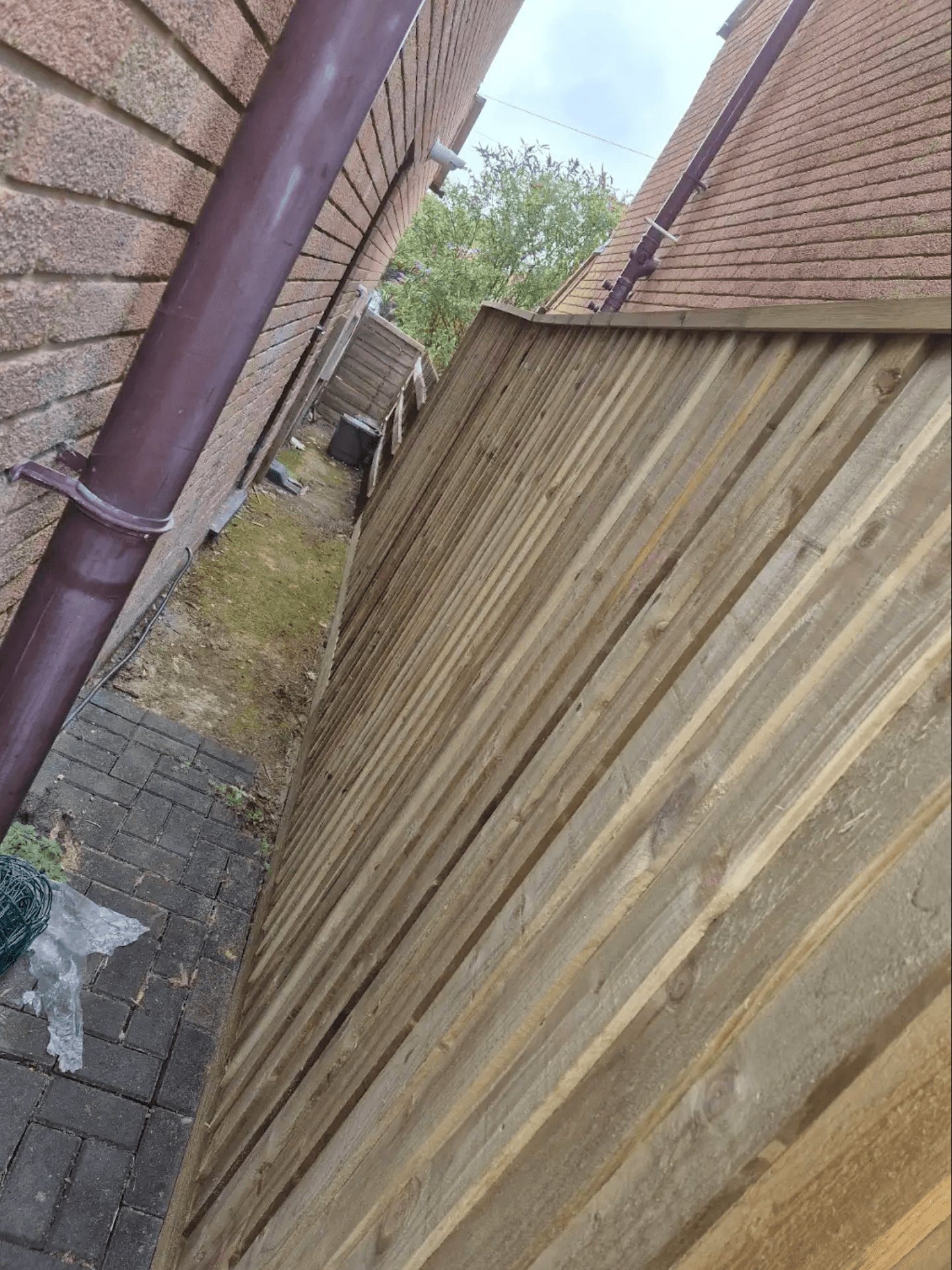 Professional fencing installation showcasing attention to detail